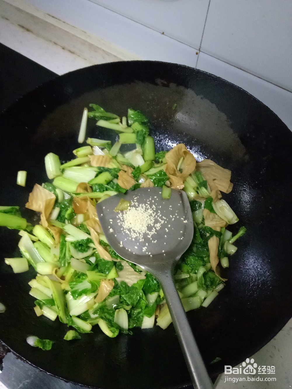 家常青菜炒蛋白肉