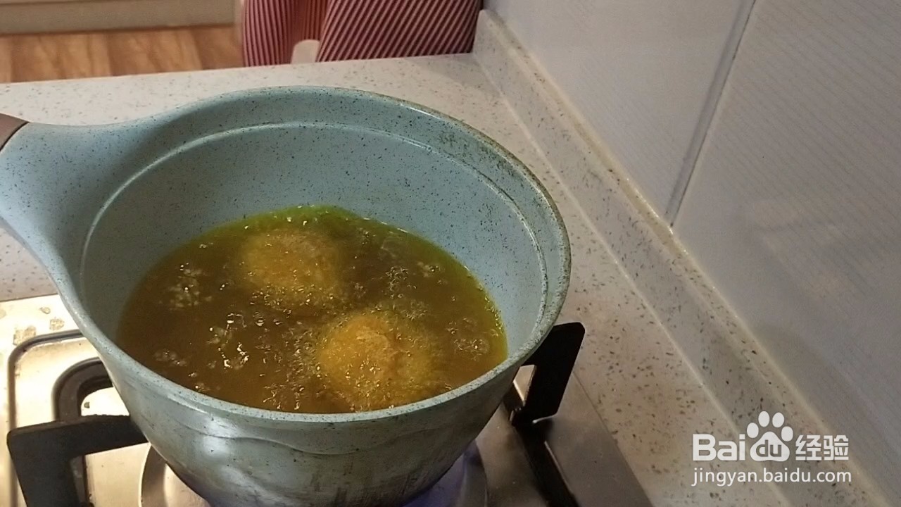 超长拉丝的爆浆芝士土豆球