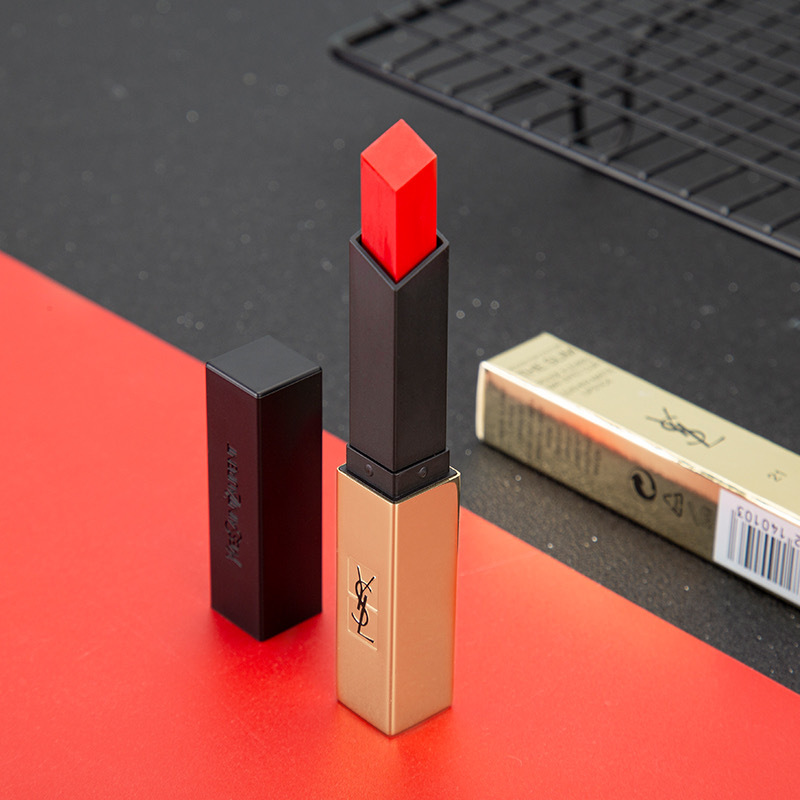 ysl小金条21热门试色,冷调复古正红,让你变成御姐女王!