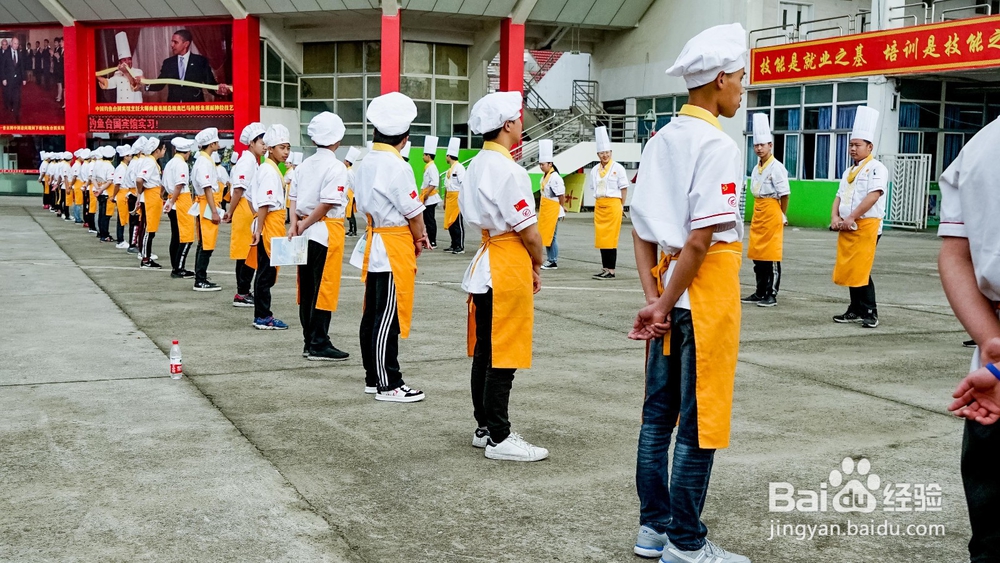 学厨师得多久？