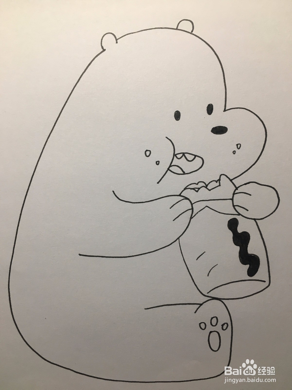 手绘简笔画:一只正在吃零食的大熊