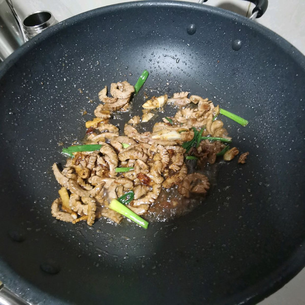 豆瓣酱爆炒腰花