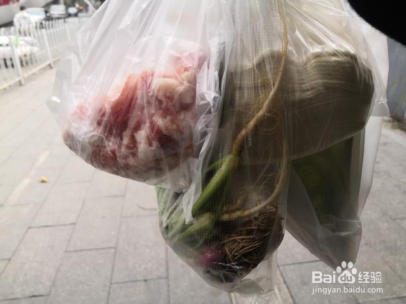 广东大学生首作红油抄手的做法
