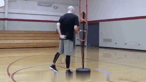 分享一招很实用的背后过人