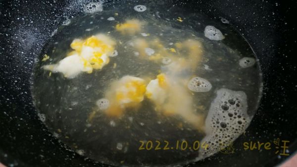 煎蛋白菜滑肉汤