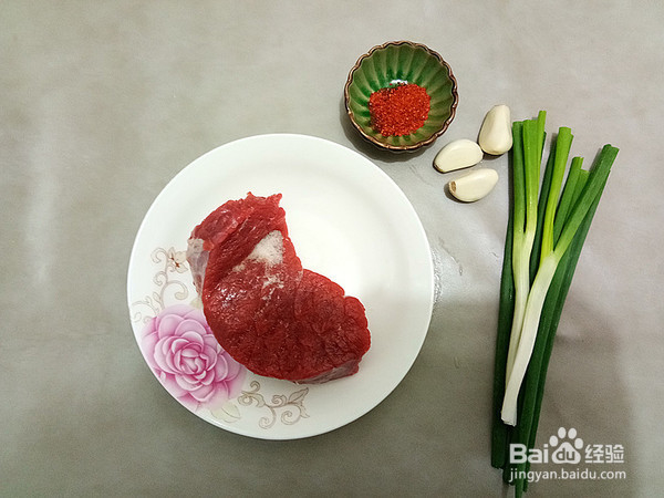 蒜香牛肉的烹饪