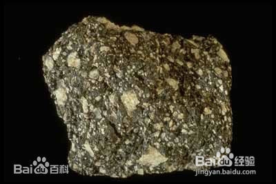 岩浆岩的矿物组成