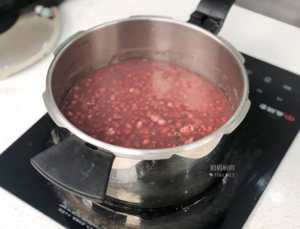 红豆薏米芡实糕