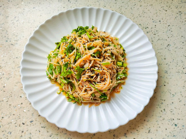 凉拌香菜金针菇