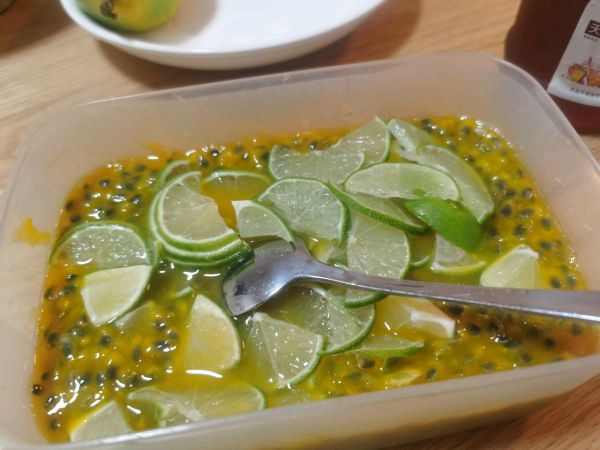 蜂蜜百香果柠檬茶