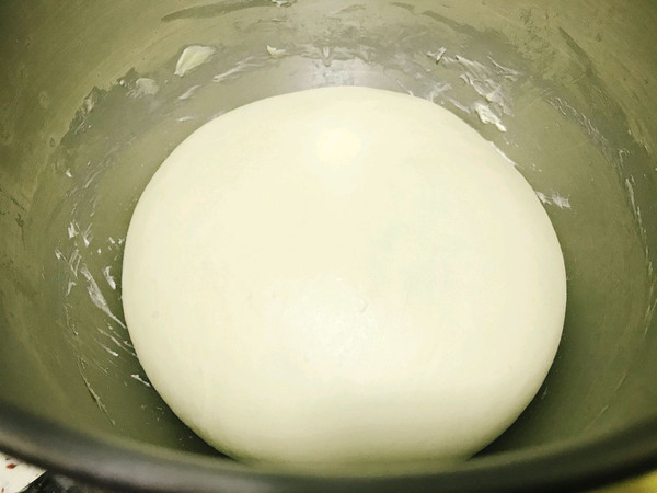 圆滚滚的毛线球面包