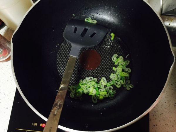 西红柿炒金针菇