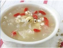 秋季补水汤汤水水吃出“水美人”