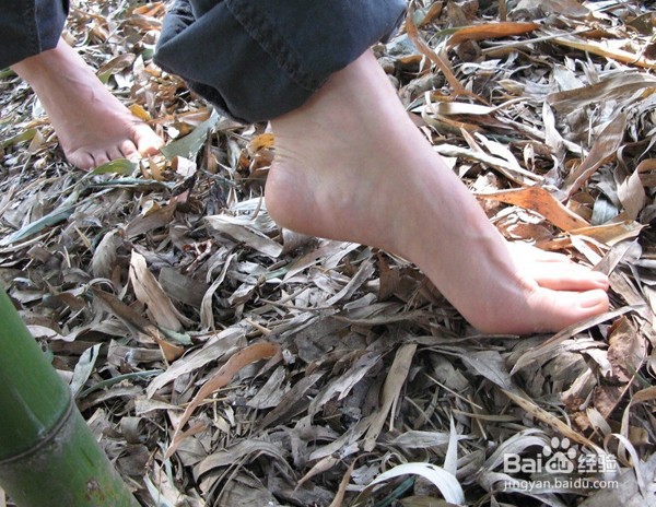 脚部脱皮干裂是什么原因?秋冬季该怎么预防?