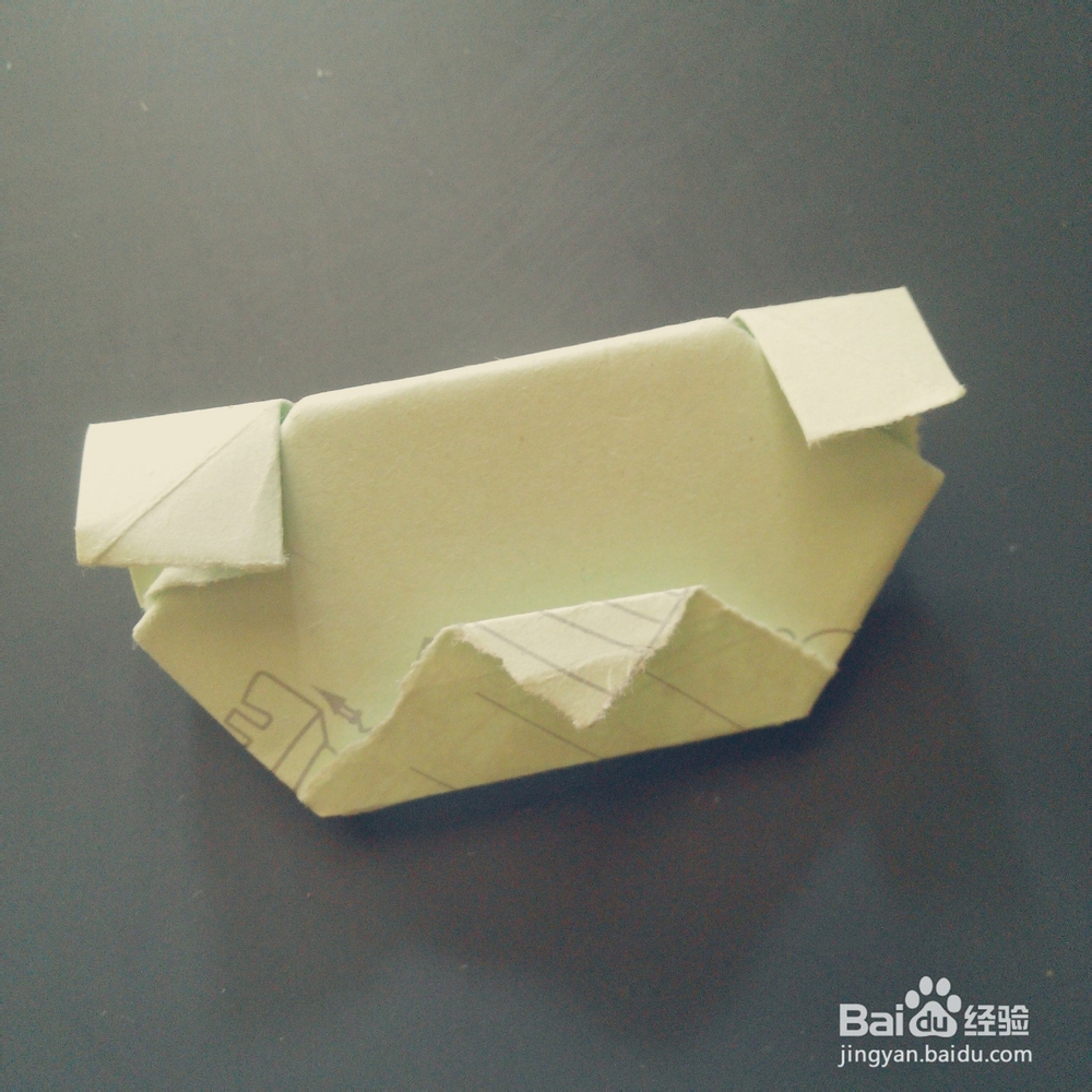 和小朋友一起用废纸折动物吧：[3]折小熊