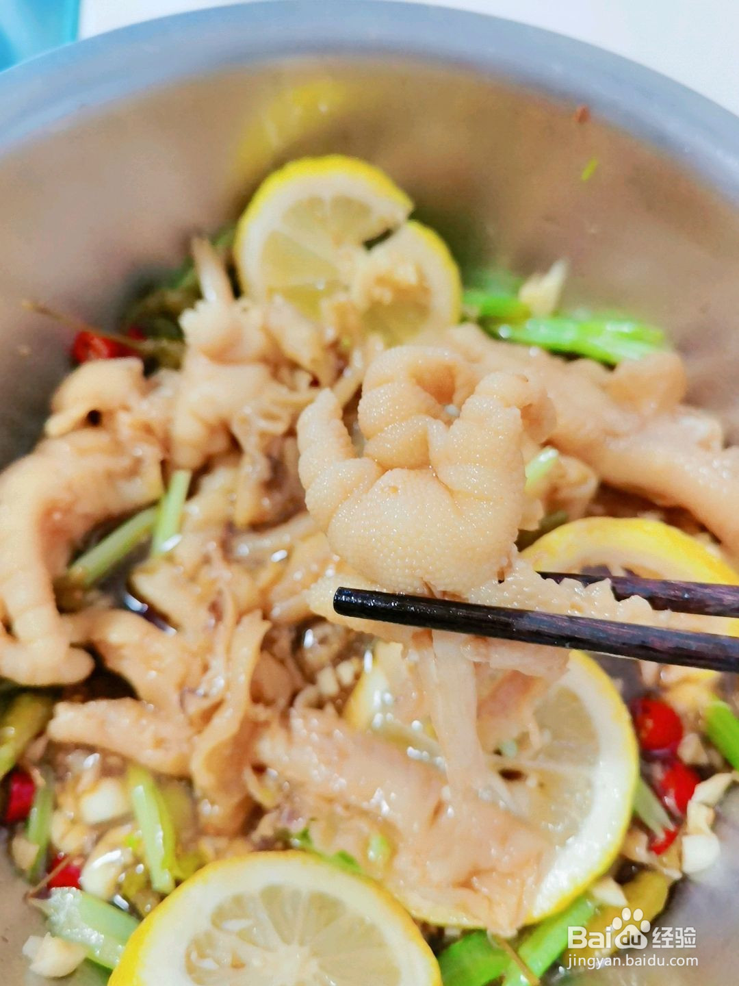 脱骨柠檬鸡爪的做法