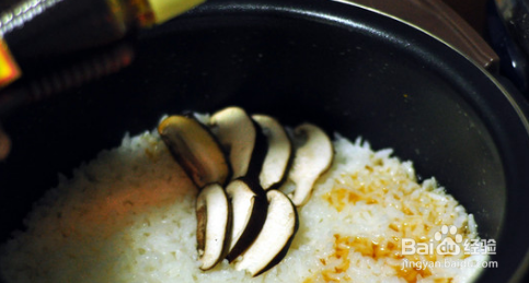 铁釜石锅拌饭的做法