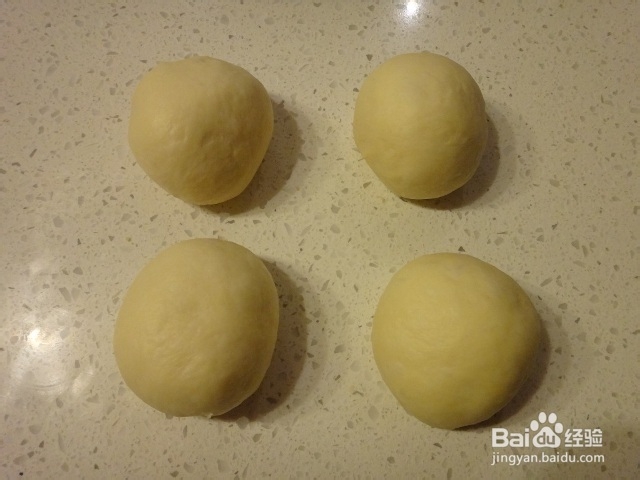 如何制作怀旧的【掼奶油螺旋面包卷】