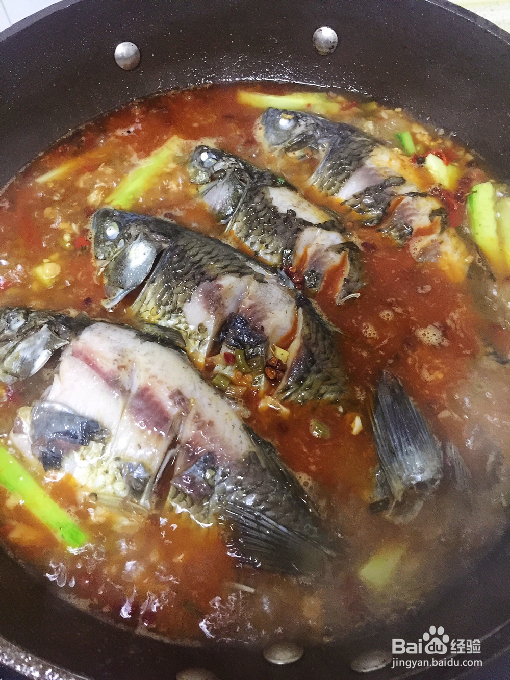 香浓的家常泡菜鲫鱼