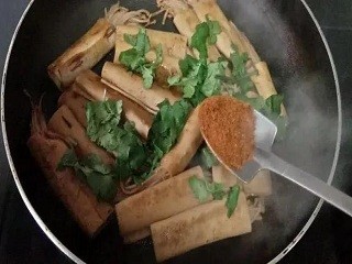 千张金针菇卷怎么做