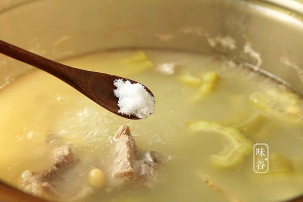 苦瓜黄豆排骨汤