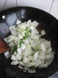 养生菜谱———洋葱炒猪肝