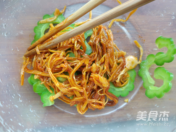 红油金针拌苦瓜
