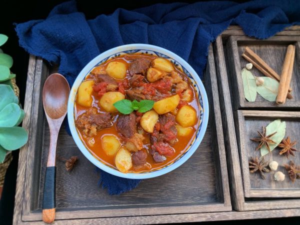 番茄牛肉炖土豆