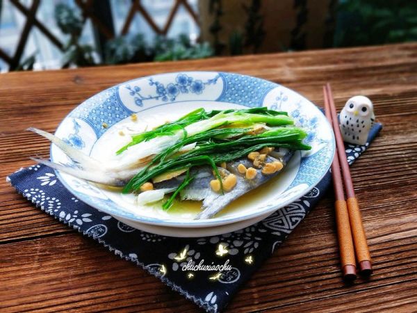 黄豆酱蒸白枪鱼