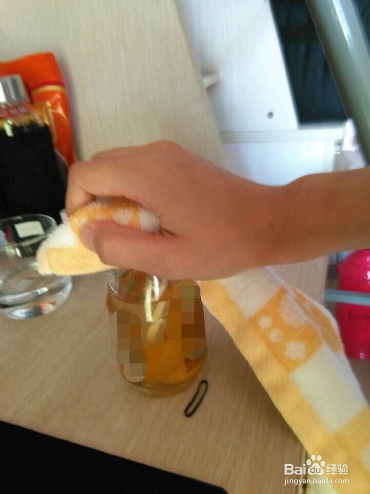 生活小窍门：瓶盖拧不开怎么办？
