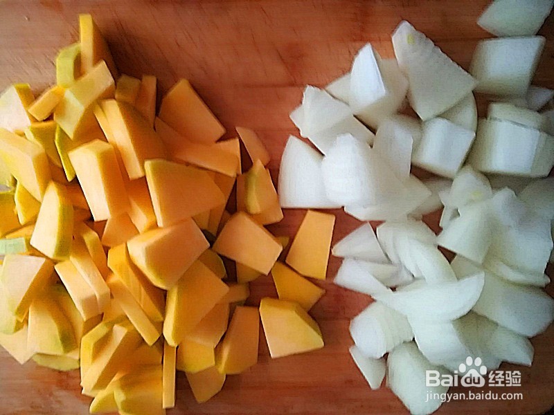 怎么做营养好吃的蘑菇黑木耳嫩南瓜