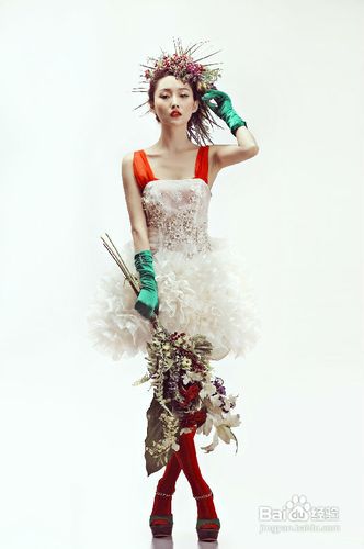 婚纱摄影单人照的时候要怎样摆姿势(图1)