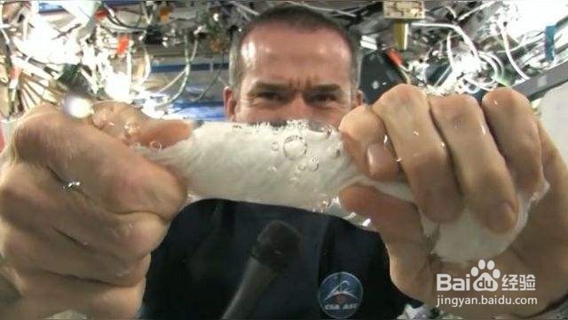 网球肘是什么原因引起的