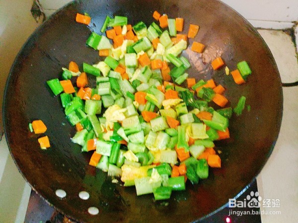 如何做彩虹炒饭