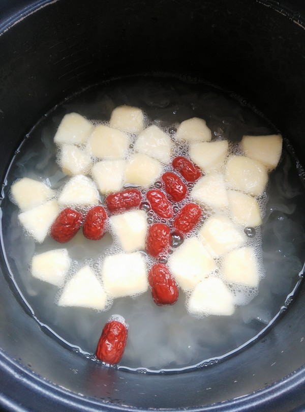 红枣苹果银耳羹