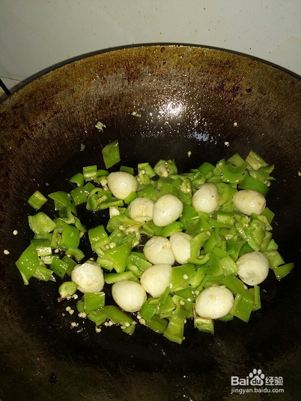 番茄辣子炒鹌鹑蛋