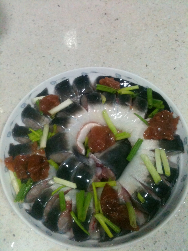 葱香酸梅蒸河鳗