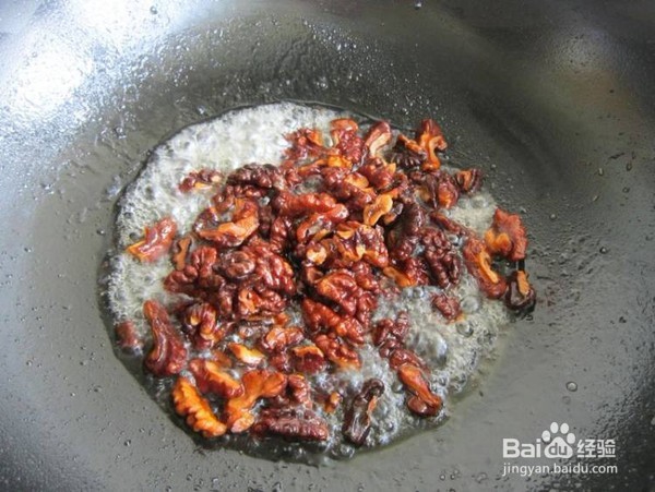 糖霜核桃的做法