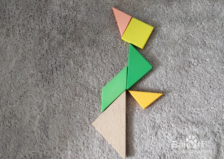 用七巧板怎样拼一个赶路的女士?