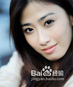 眼袋的形成及治疗