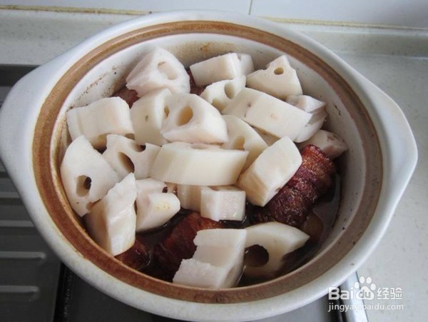 莲藕红烧肉的做法