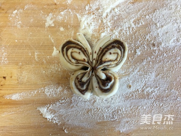 枣泥蝴蝶卷的做法