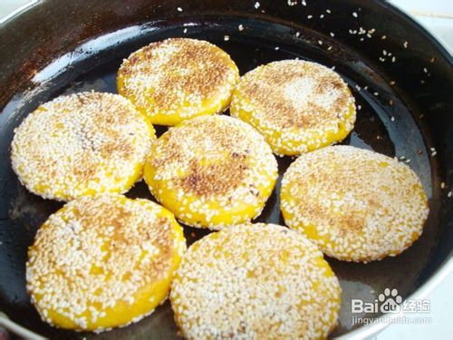 香甜软糯的芝麻香南瓜饼