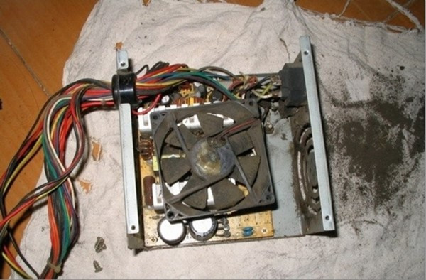 电脑无法开机，电源风扇不转，急。