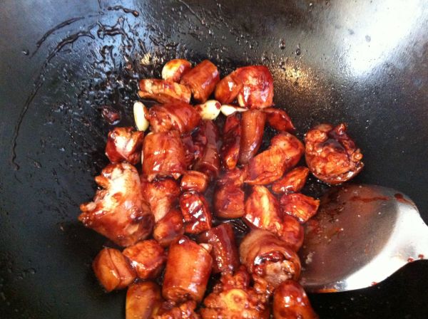 黄豆南乳猪尾煲