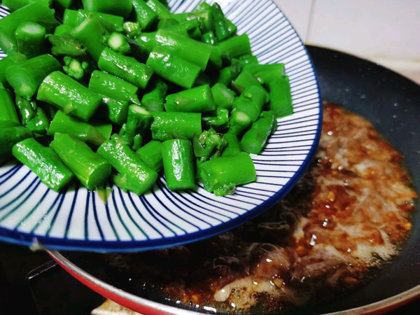 蚝油芦笋牛肉粒