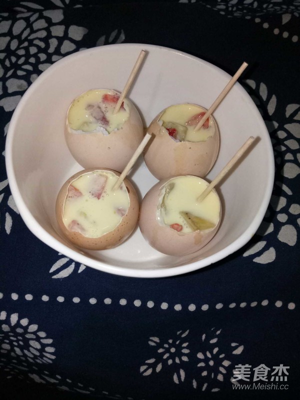 小鸡蛋.草莓酸奶冰淇淋