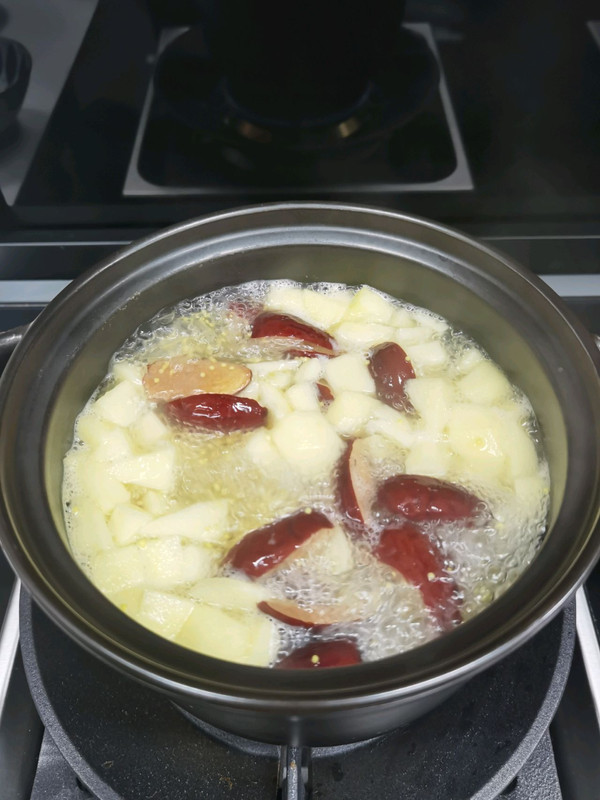 小米红枣苹果粥