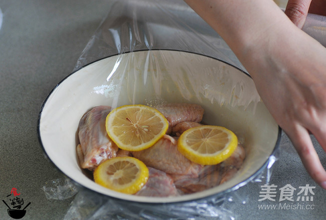 柠香黑胡椒烤翅