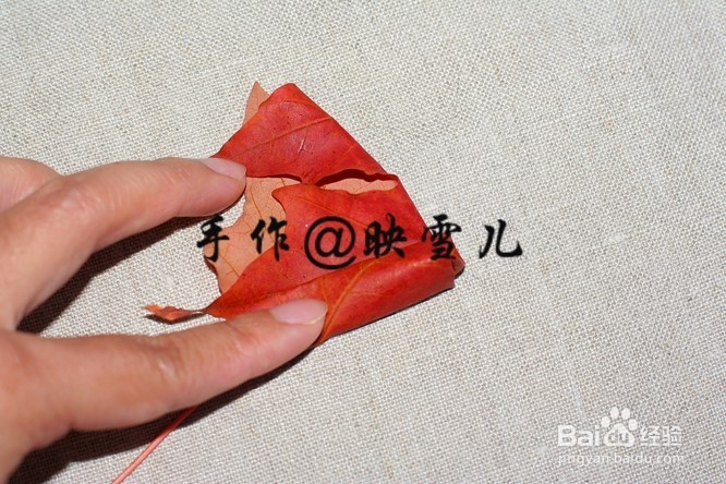 如何用叶子做玫瑰花